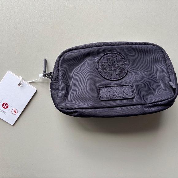 *NEW with tags* Lululemon Team Canada Future Legacy Everywhere Belt Bag - Picture 1 of 5